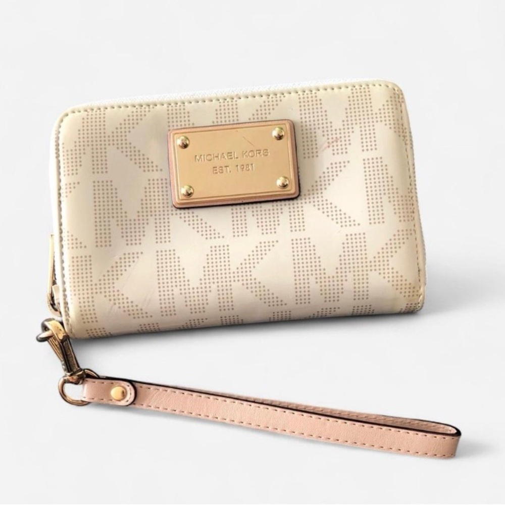 Michael Kors Cream Wallet with Gold Plaque